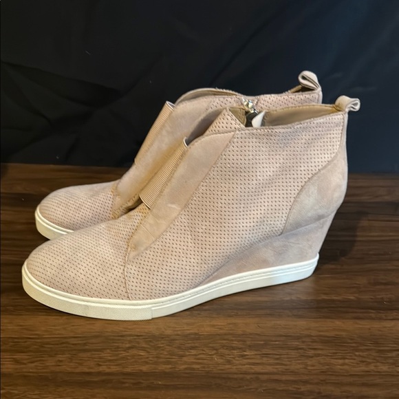 L. Paolo Women's Perforated Wedge Sneakers - Blush Pink, 10 - Picture 1 of 7